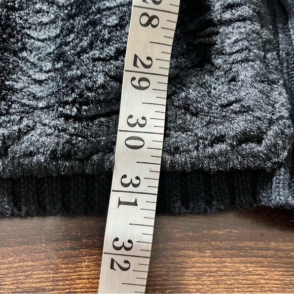 Catherines Black Zipped Faux Fur Front Plush Jacket Cardigan Sweater 2X 22/24 - Picture 3 of 8